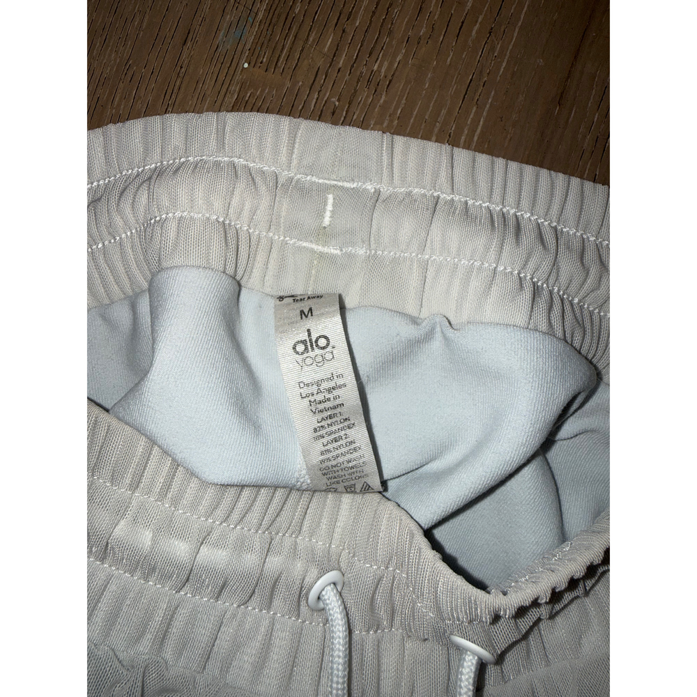 Alo Yoga White Double-Layer Athletic Shorts - Picture 5 of 6